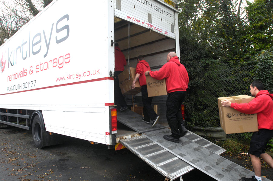 Loading removal van